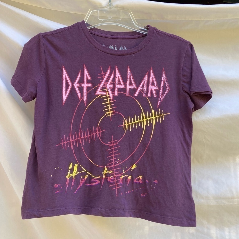 Def Leppard By Goodie Two Sleeves Purple Cropped Top, Size XS